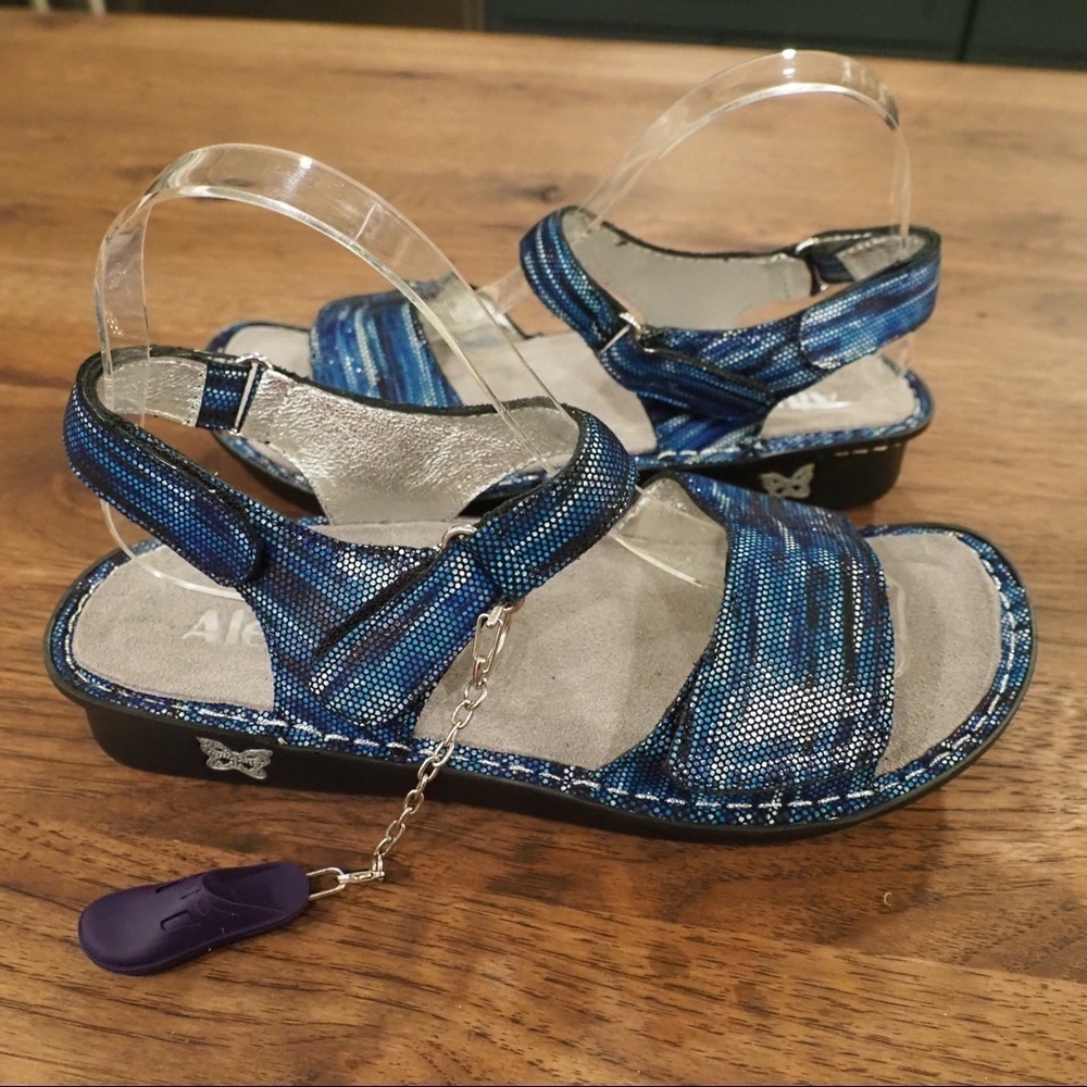 NIB ALEGRIA Patti 38 blue metallic leather sandal - Picture 3 of 16